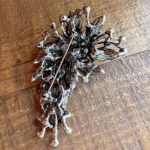 Aurora Borealis Crystal Brooch With Purple Rhinestones Silver Tone Metal Large - Picture 6 of 12